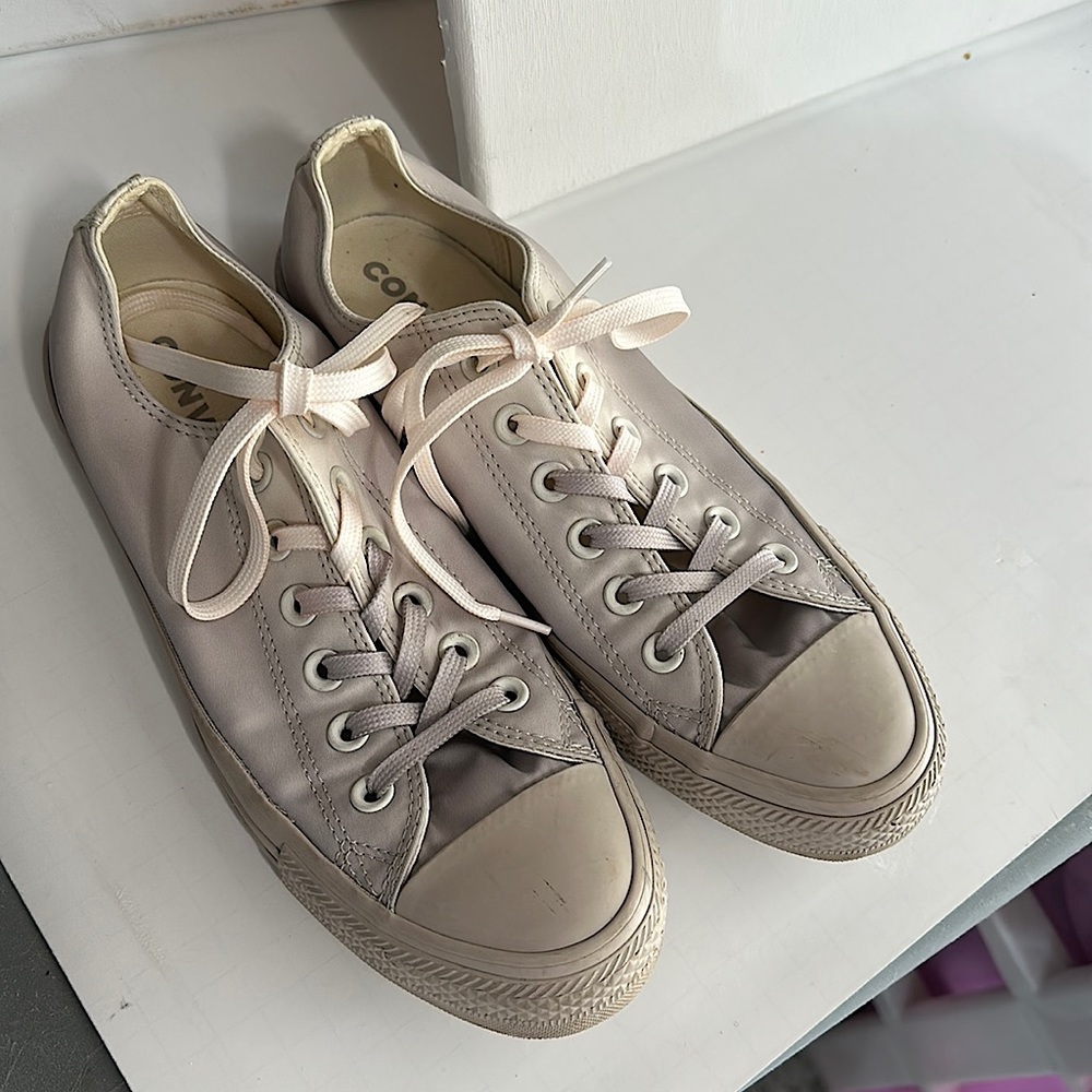 Ombré Converse women’s 8